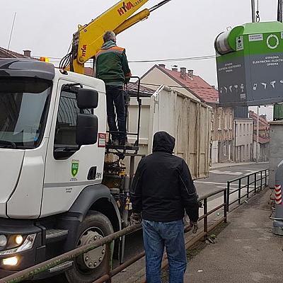 Pražnjenje uličnih kontejnera u Kantonu Sarajevo