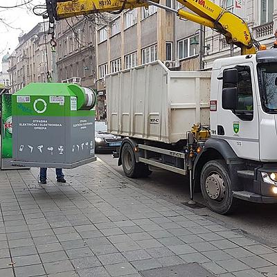 Pražnjenje uličnih kontejnera u Kantonu Sarajevo