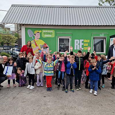 Edukacija djece iz vrtića "Dunje" na reciklažnom dvorištu Paromlinska 64