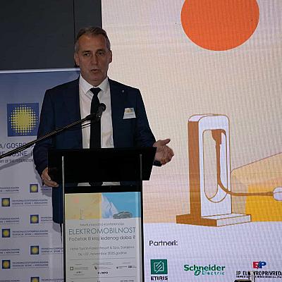 Učešće ZEOS eko-sistem d.o.o. na Konferenciji „ELEKTROMOBILNOST: POČETAK ILI KRAJ LEDENOG DOBA?“: Ključna uloga u razvoju i održivosti zajednice