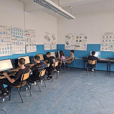 Pomozi.ba: Zahvalnica za doprinos razvoju zajednice - Donacijom popravljene opreme gradimo budućnost