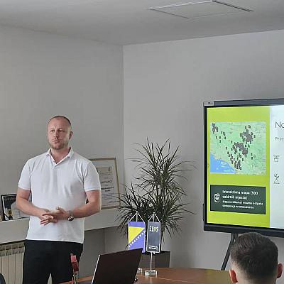 Mladi upoznali sistem reciklaže e-otpada kroz posjetu ZEOS Hubu i ZEOStationu