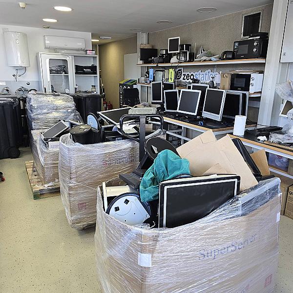 Donirano 58 obnovljenih računarskih setova!