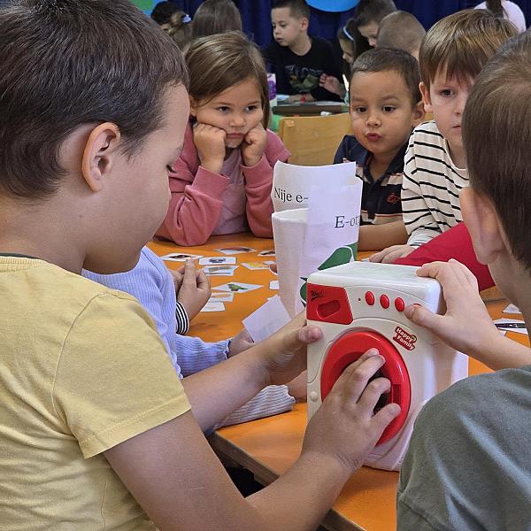 Međunarodni dan e-otpada proslavljen uz osmijehe i važne lekcije u Vrtiću Dunje!