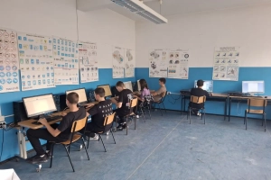 2025-09-29 Zahvalnica pomozi.ba ZEOS-u zeostation donacija kompjutera (7)- 1600.webp