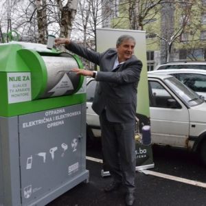 Prvi kontejneri za prikupljanje elektronskog i elektroničkog otpada na području Općine Novo Sarajevo