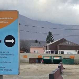 Kontejneri za e-otpad u reciklažnom dvorištu JKP Komrad Bihać